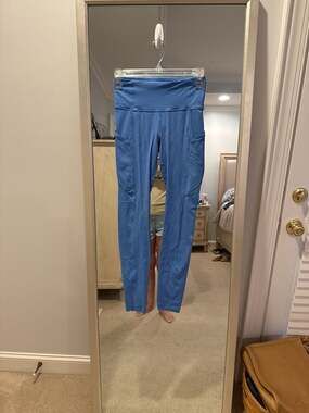 Lululemon Fast and Free High-Rise Tight 25 Inch with Pockets in Nile Blue Size 4